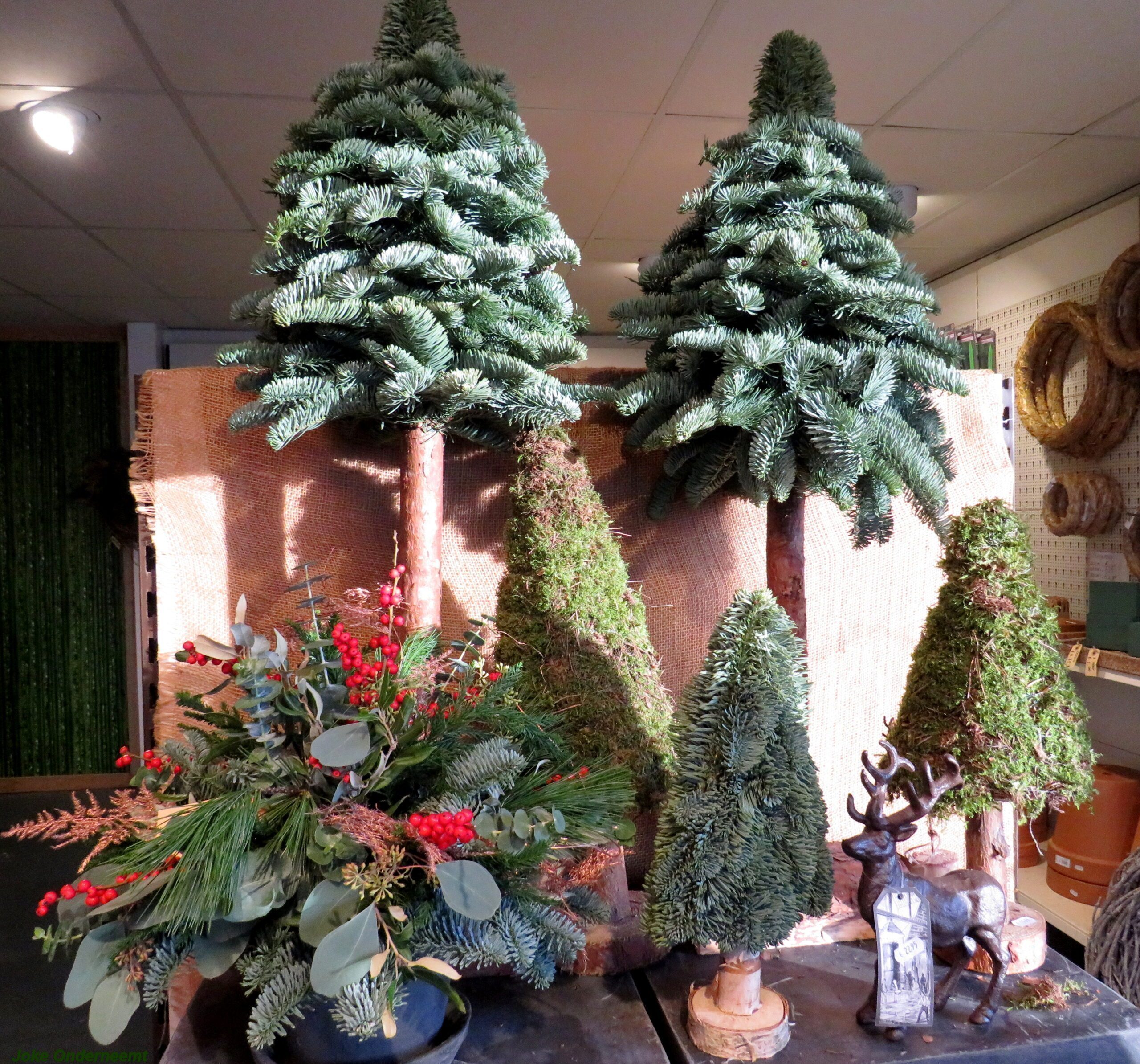 Grote keuze in kerststukken bij Johan van Dijk