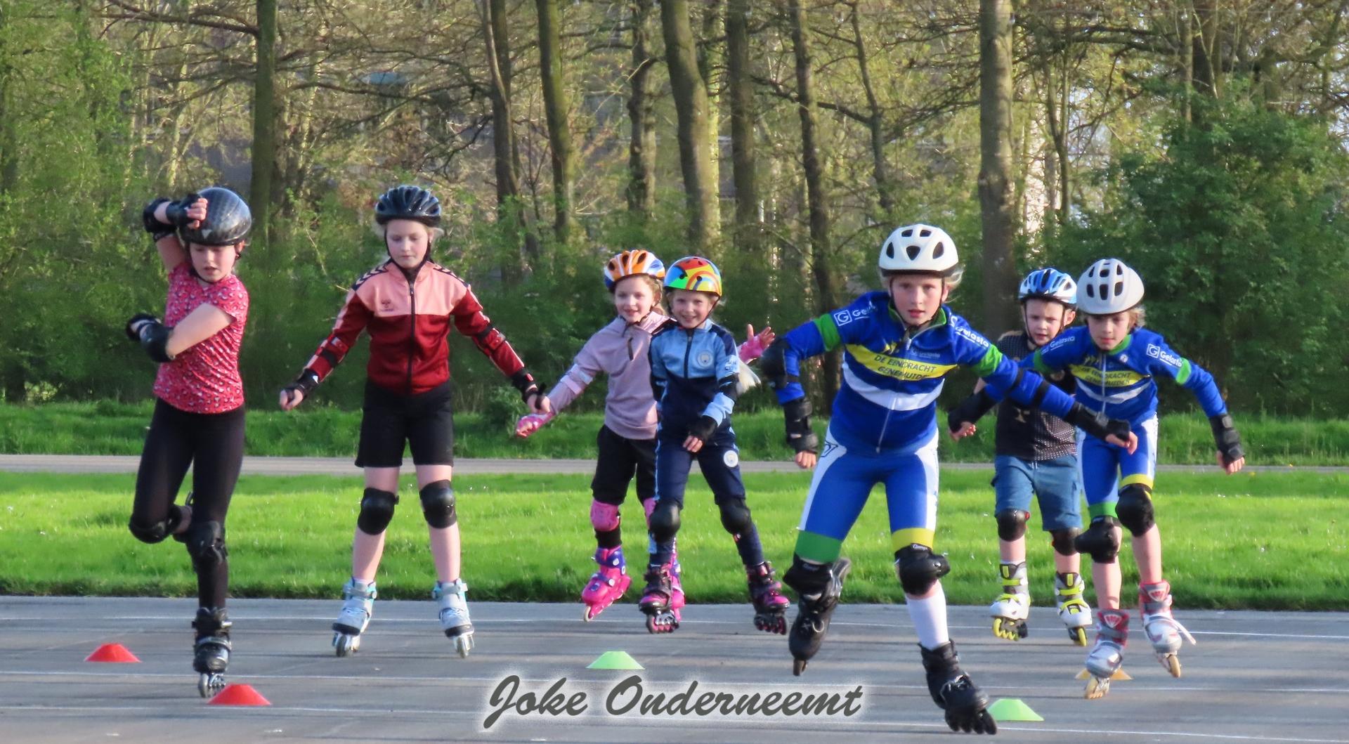 Eerste buiten avond van het skeelerseizoen in het zonnetje