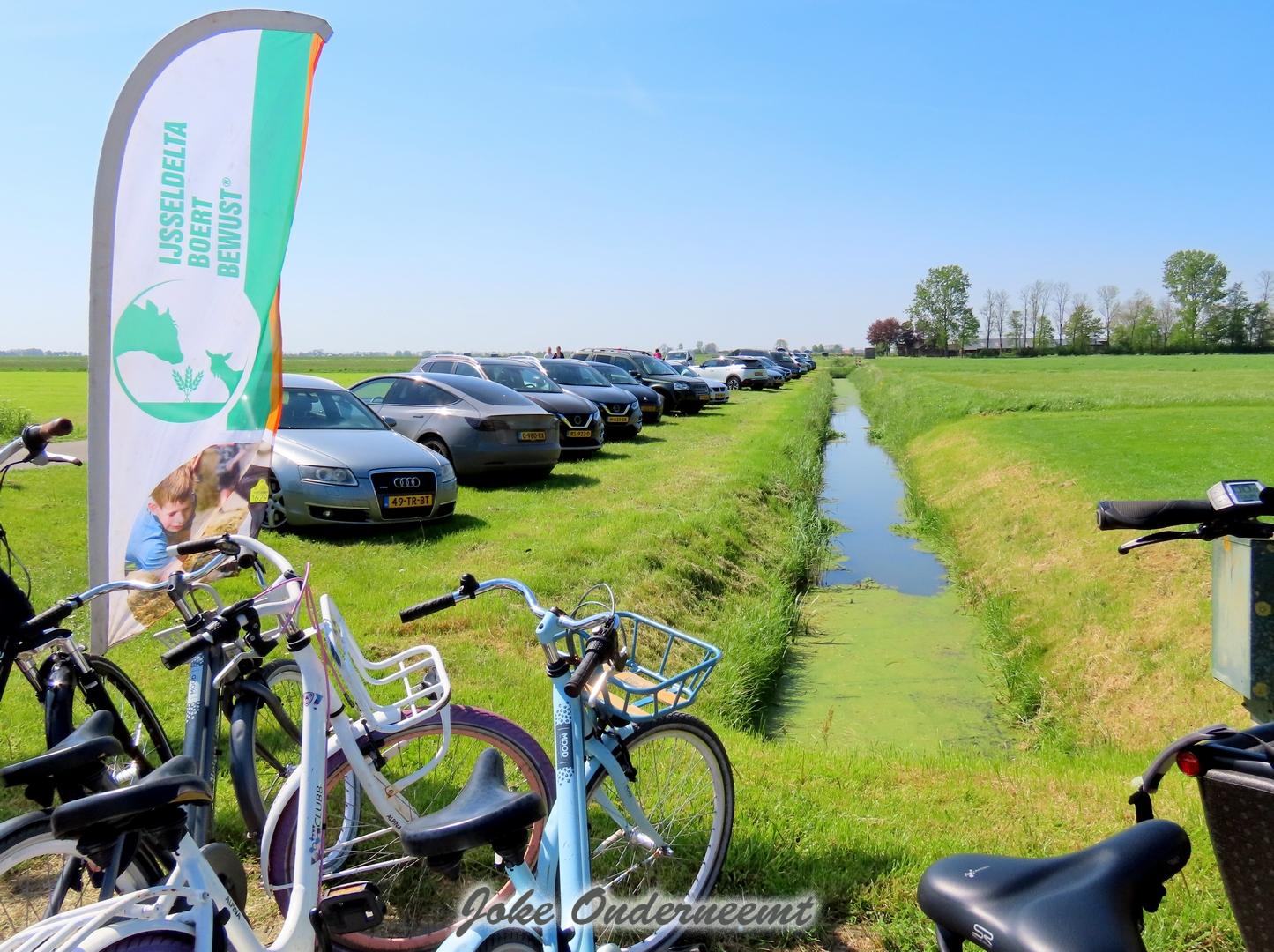 Top drukte bij open dag op de boerderij bij fam van Boxum en nog tot 16.00 uur welkom !