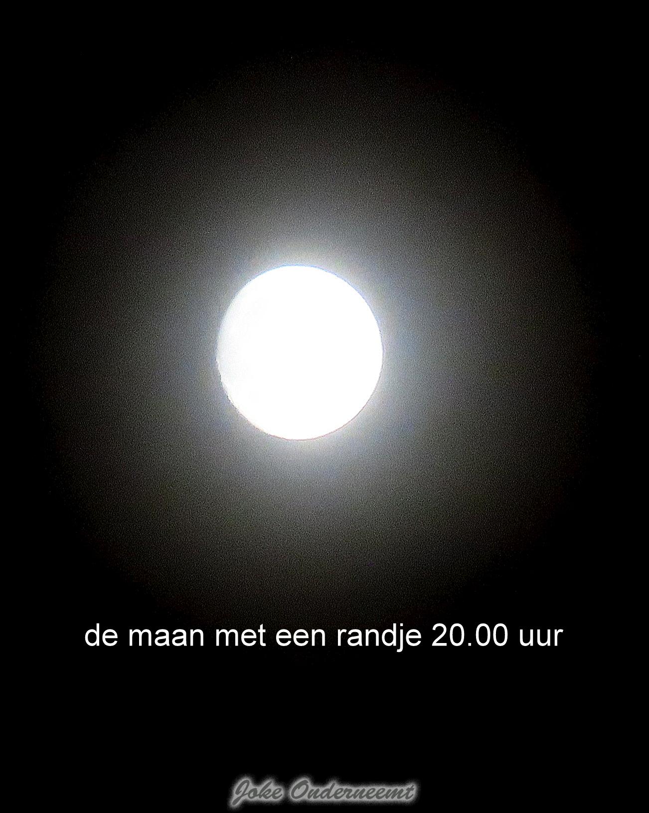 De maan met een randje..