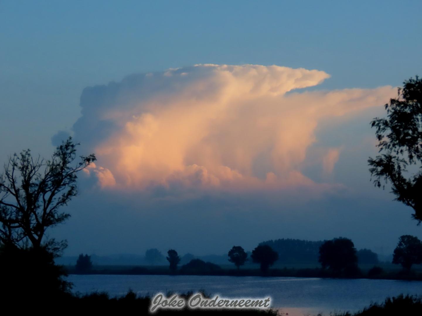 Heel bijzondere deze lucht… en ook nog op Hart van Nederland !