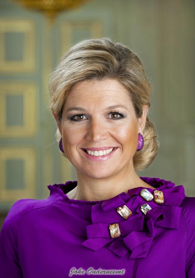 Koningin Máxima opent vernieuwde Tapijtmuseum